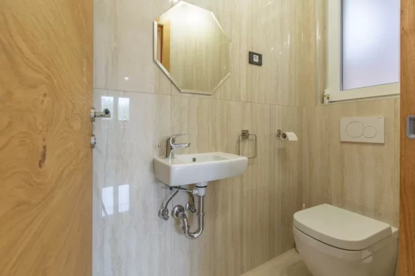 prosti apartma z bazenom koper for big family