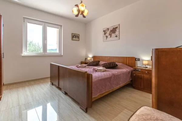 prosti apartma z bazenom koper holiday rental apartment